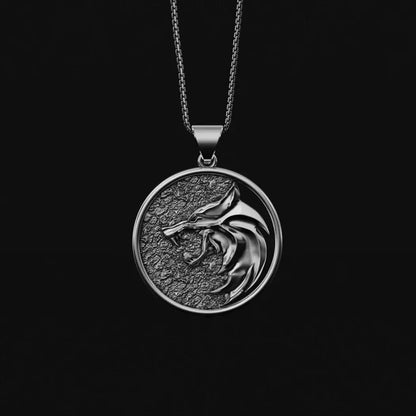 Rivia Medallion Wolf Necklace for Men Women|Benefits Metals Type: Copper Gender: Unisex Necklace Type: Pendant Necklaces Style: Classic Chain Type: Link Chain Item Type: Necklaces Material: Metal Shape\pattern: Geometric|Red Wolf Vision