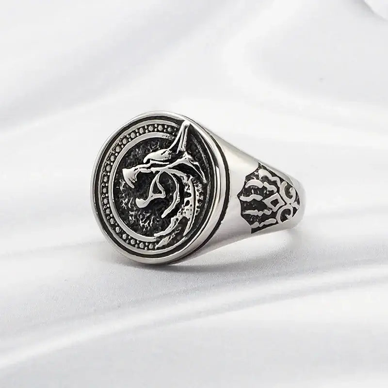 Men's Hunter Wolf Claw Ring Vintage|Benefits Metal Type: Stainless Steal Material: Metal Gender: Unisex Compatibility: All Compatible Item Type: Rings Function: Mood Tracker Style: Vintage Shape\pattern: Animal Fine or Fashion: fashion Color: Silver Color