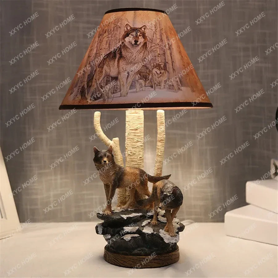 Art Deco Resin Realistic Wolf Shape Table Lamp Décor