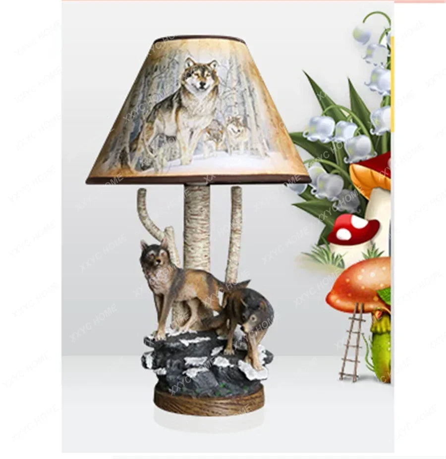 Art Deco Resin Realistic Wolf Shape Table Lamp Décor